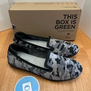 Clarks cloudsteppers women 10 black gray camo
